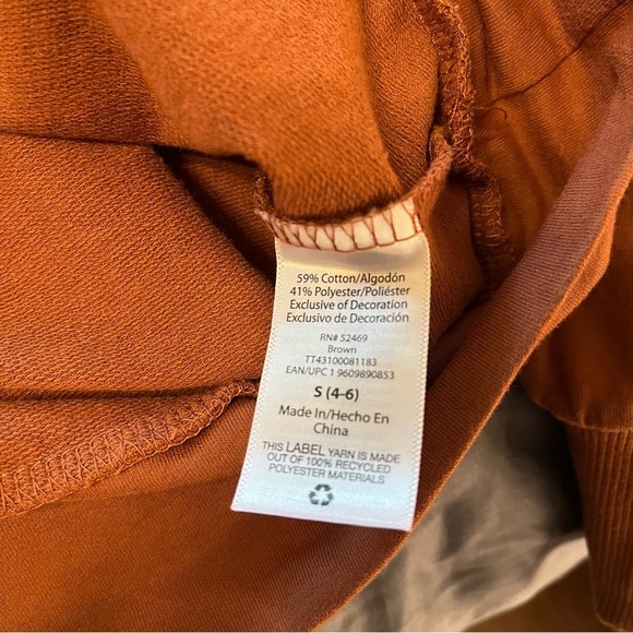 Time and Tru Women's Rust Ruffle Long Sleeve Sweatshirt Blouse Size Small - Picture 7 of 11